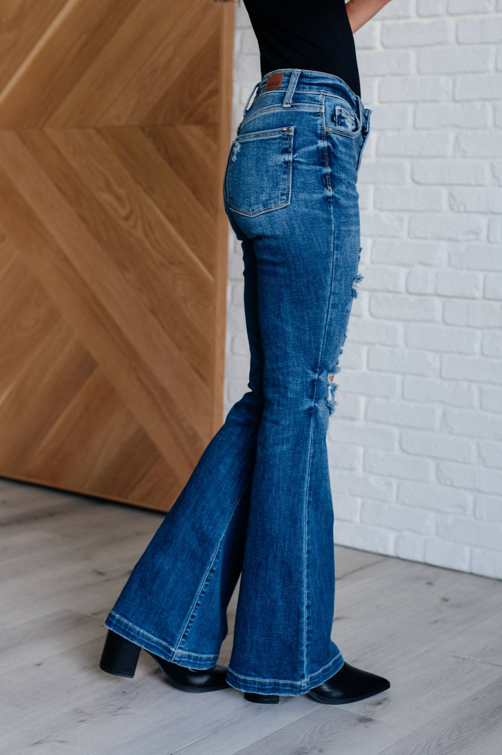 Judy Blue - Midrise Button Fly Trouser Flare With Distressing