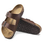 Birkenstock - पुरुषों के लिए एरिज़ोना रोस्ट हार्ड फुट बेड सैंडल