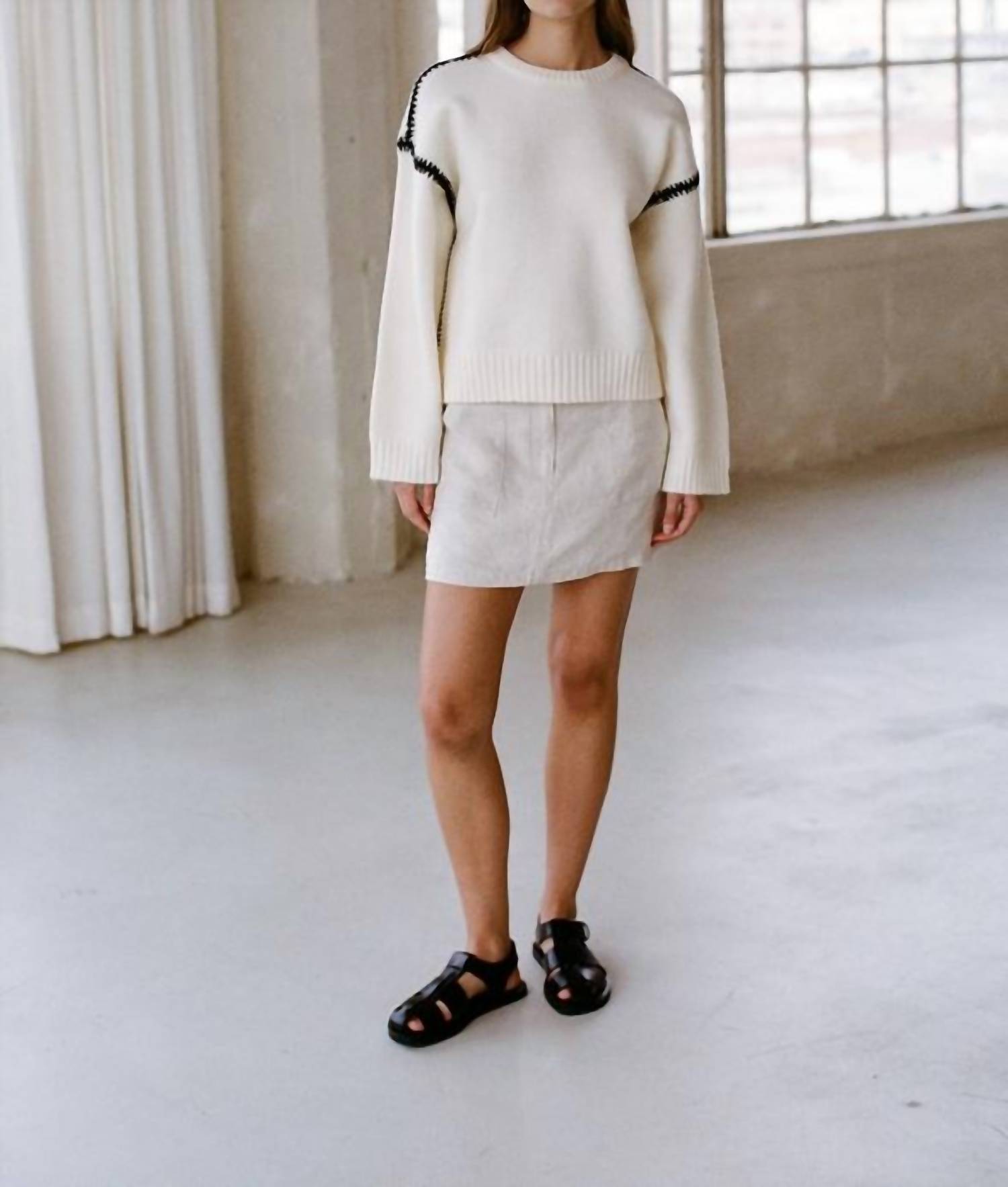 A.Ren - Crewneck Sweater With Side Stitching