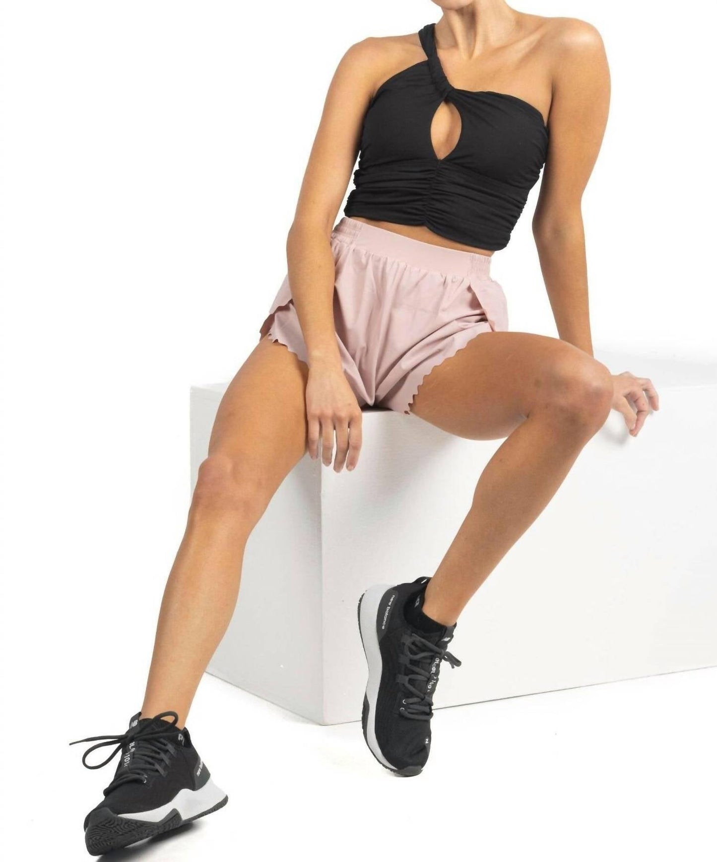Akalia - Chloe Romantic Scalloped Detailing Shorts