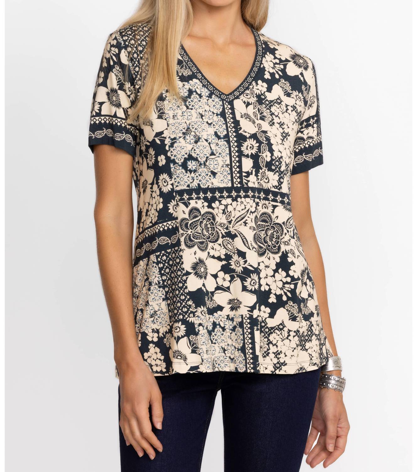 Johnny Was - THE JANIE FAVORITE SHORT SLEEVE V-NECK SWING TEE