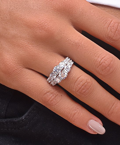 14k White Gold Two Row Graduated Ring