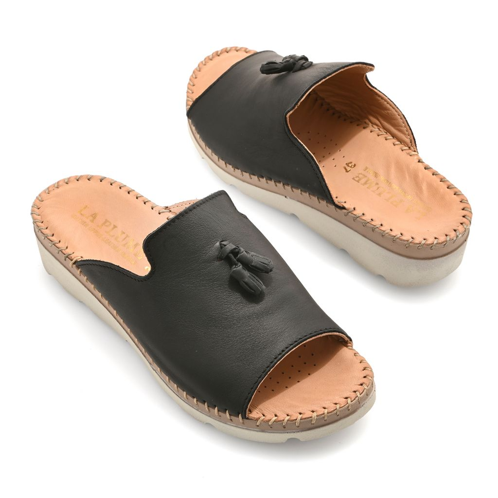 la-plume-tassle-italian-made-leather-sandals