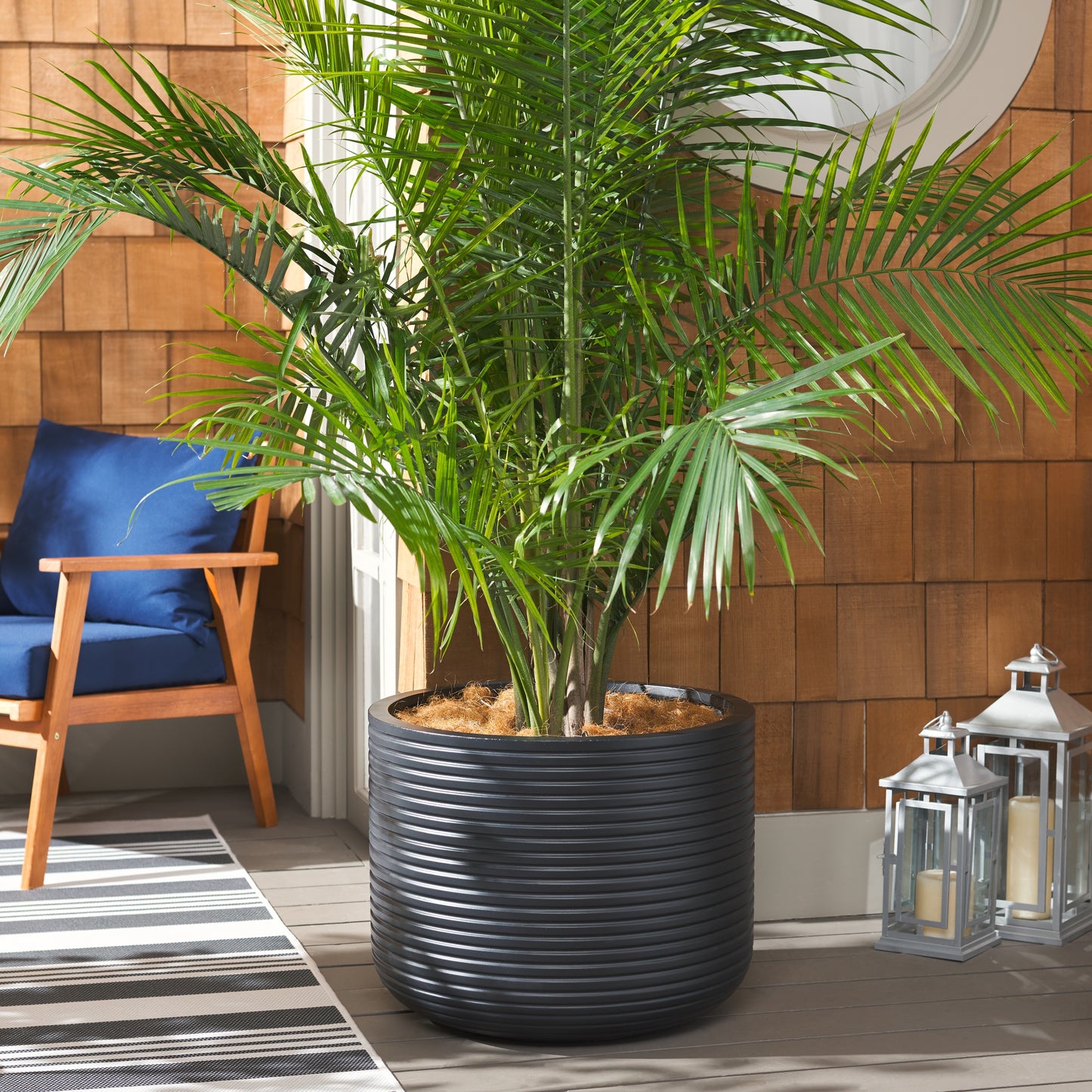 SAFAVIEH Outdoor Living Nardo Large Planter Pot  23Wx23Dx18H