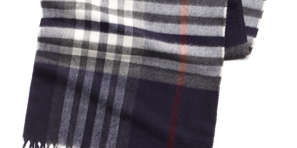 V. Fraas Cashmink Oversized Check Scarf Navy Size Regular