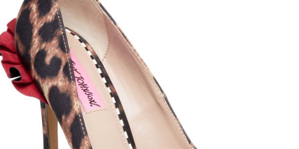 Betsey Johnson Women's Hanah Fabric Pointed Toe Classic Pumps Brown Size 6