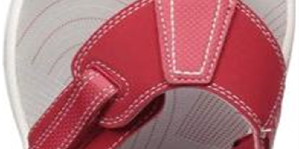 Clarks Women's Brinkley Sail Flip Flop Red Size 9 M