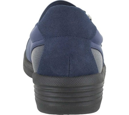 Easy Street Women's Dreamy Comfort Slip on Blue Size 7.5 M