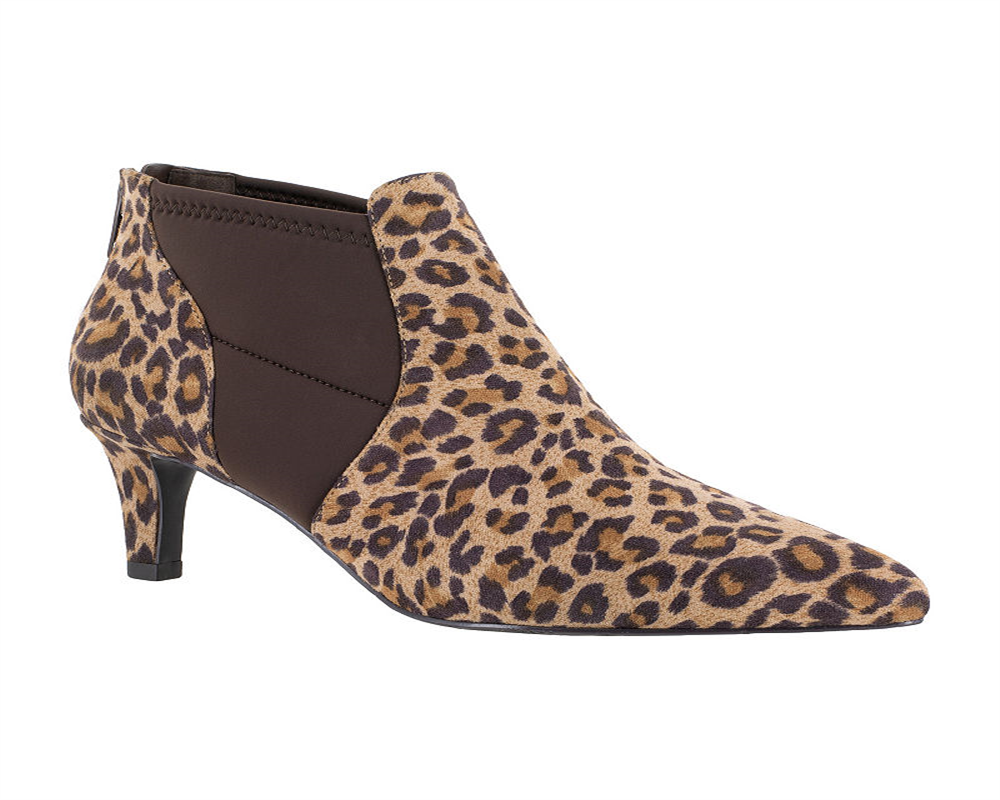 Easy Street Women's Saint Shoes Brown Size 10 M