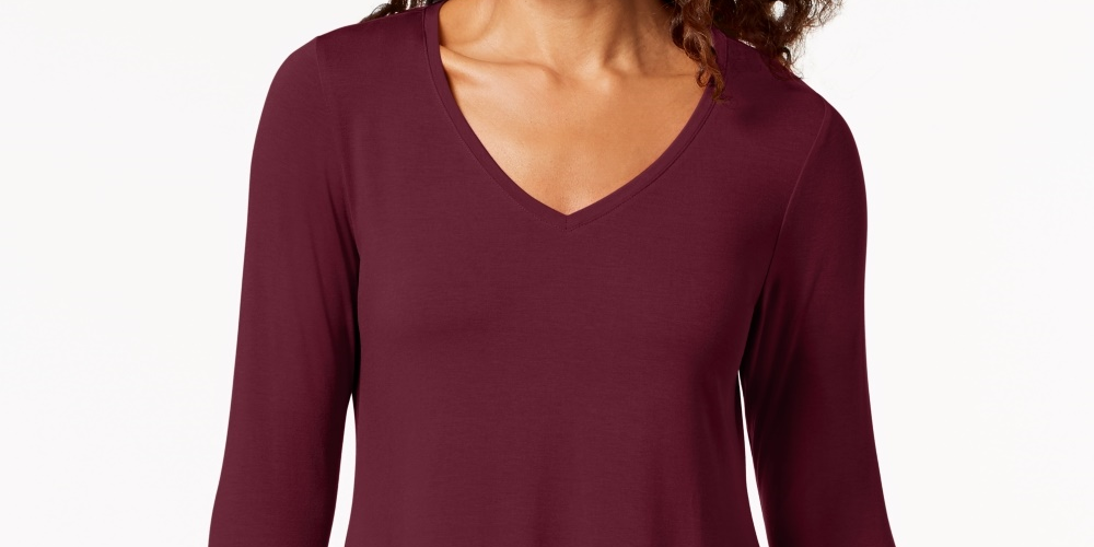 JM Collection Women's V Neck Handkerchief Hem Top Red Size Small