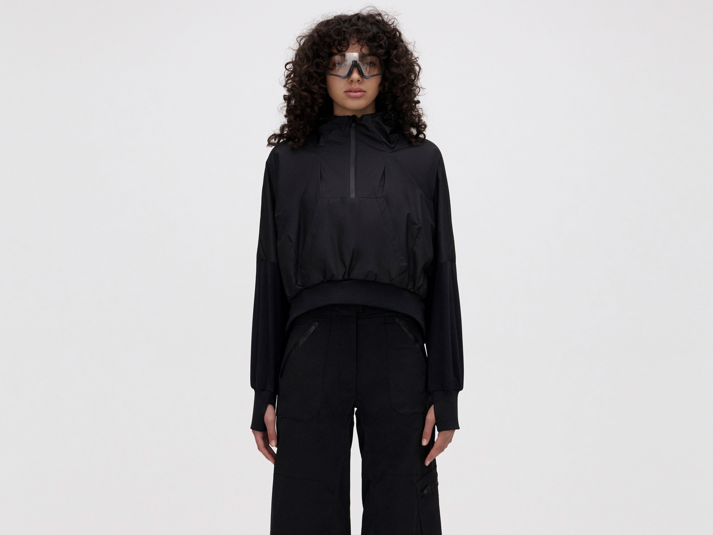 midlayer-cropped-hoodie-black