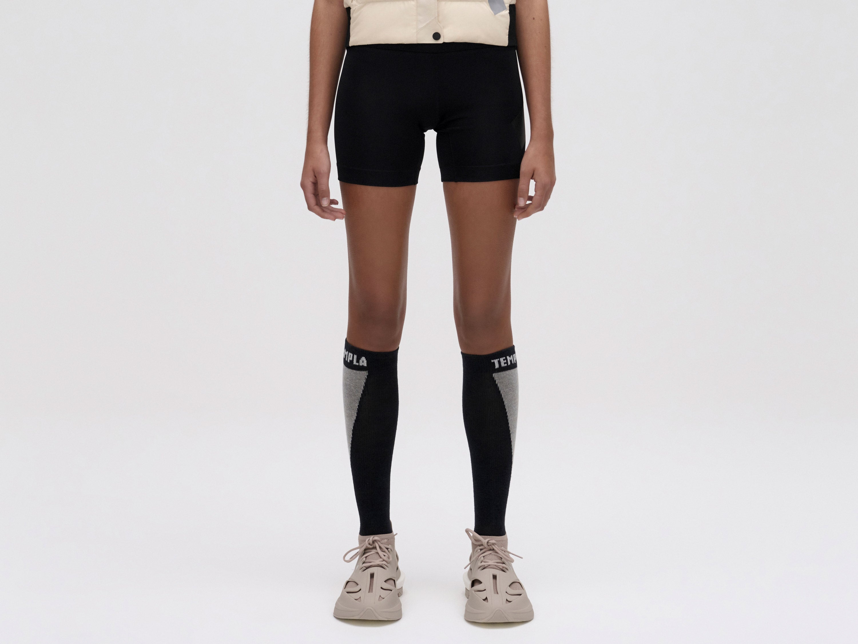 w-25-shorts-black