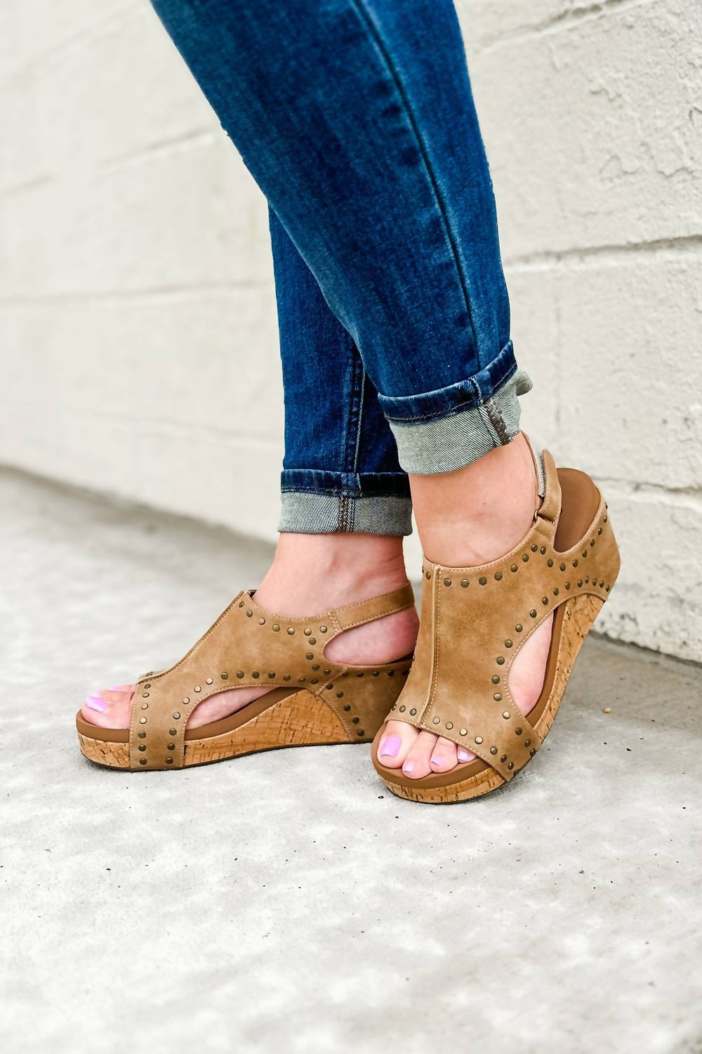 Corkys Footwear - महिलाओं के कार्ले वेज सैंडल