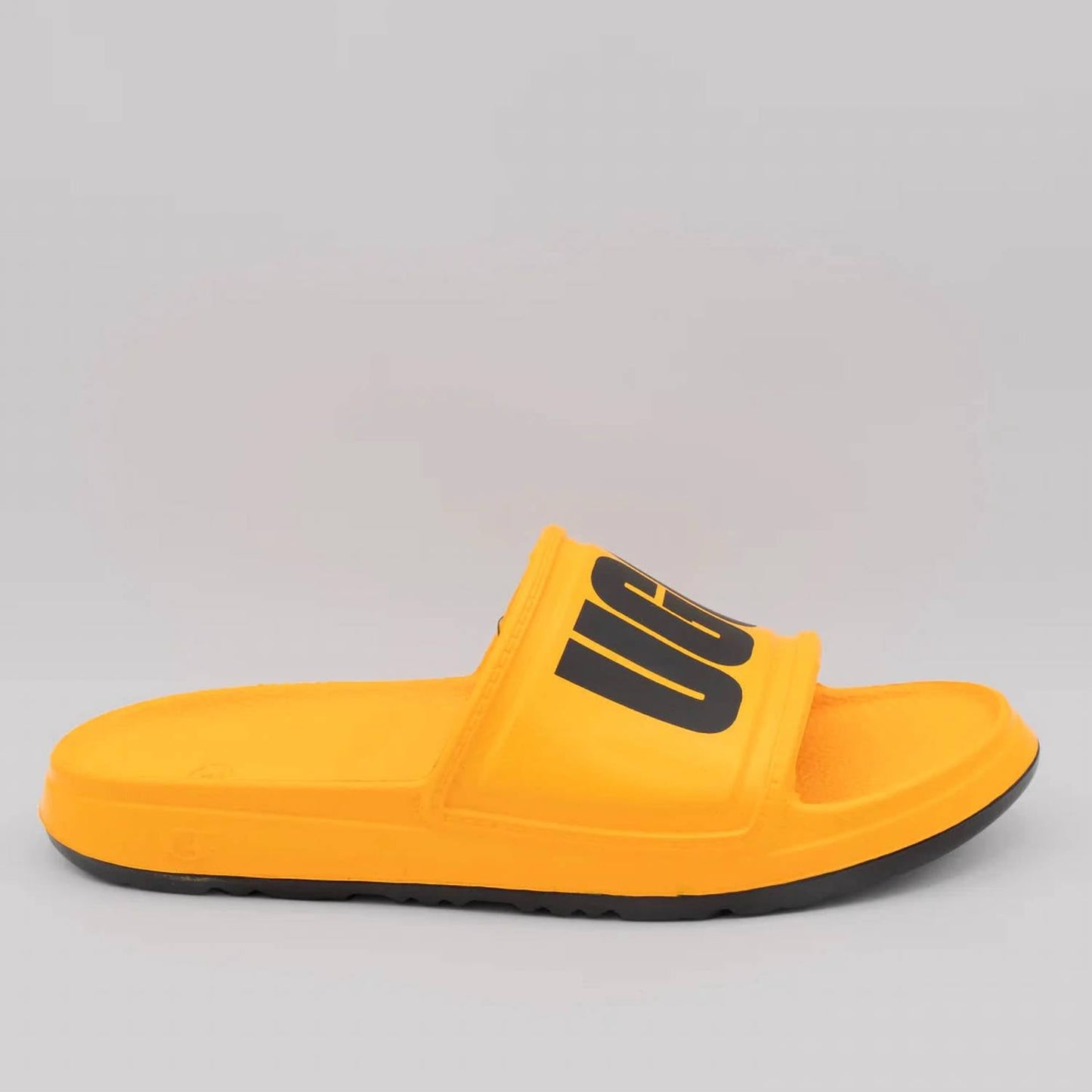 UGG - पुरुषों की विल्कॉक्स स्लाइड