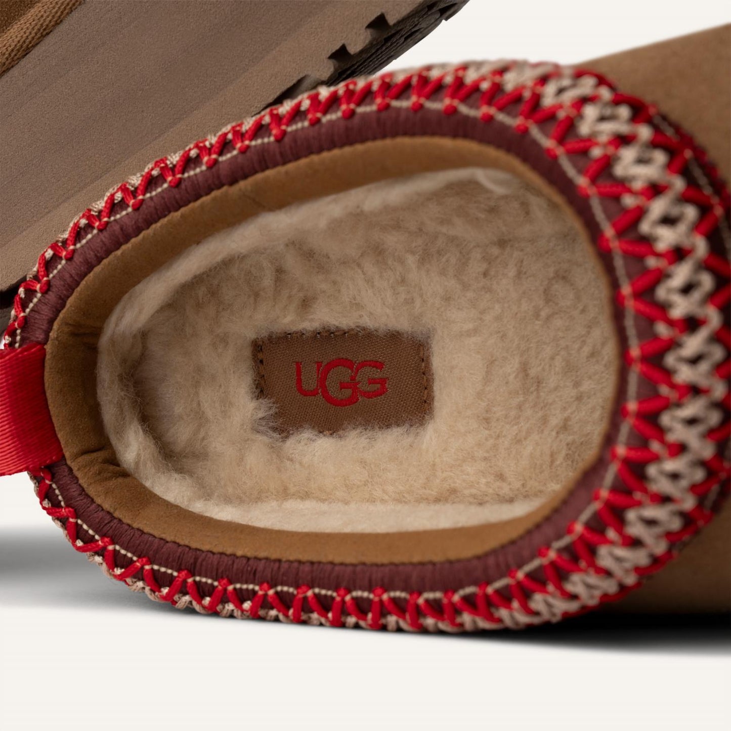 Ugg - विमेन टैज़ चेस्टनट शूज़