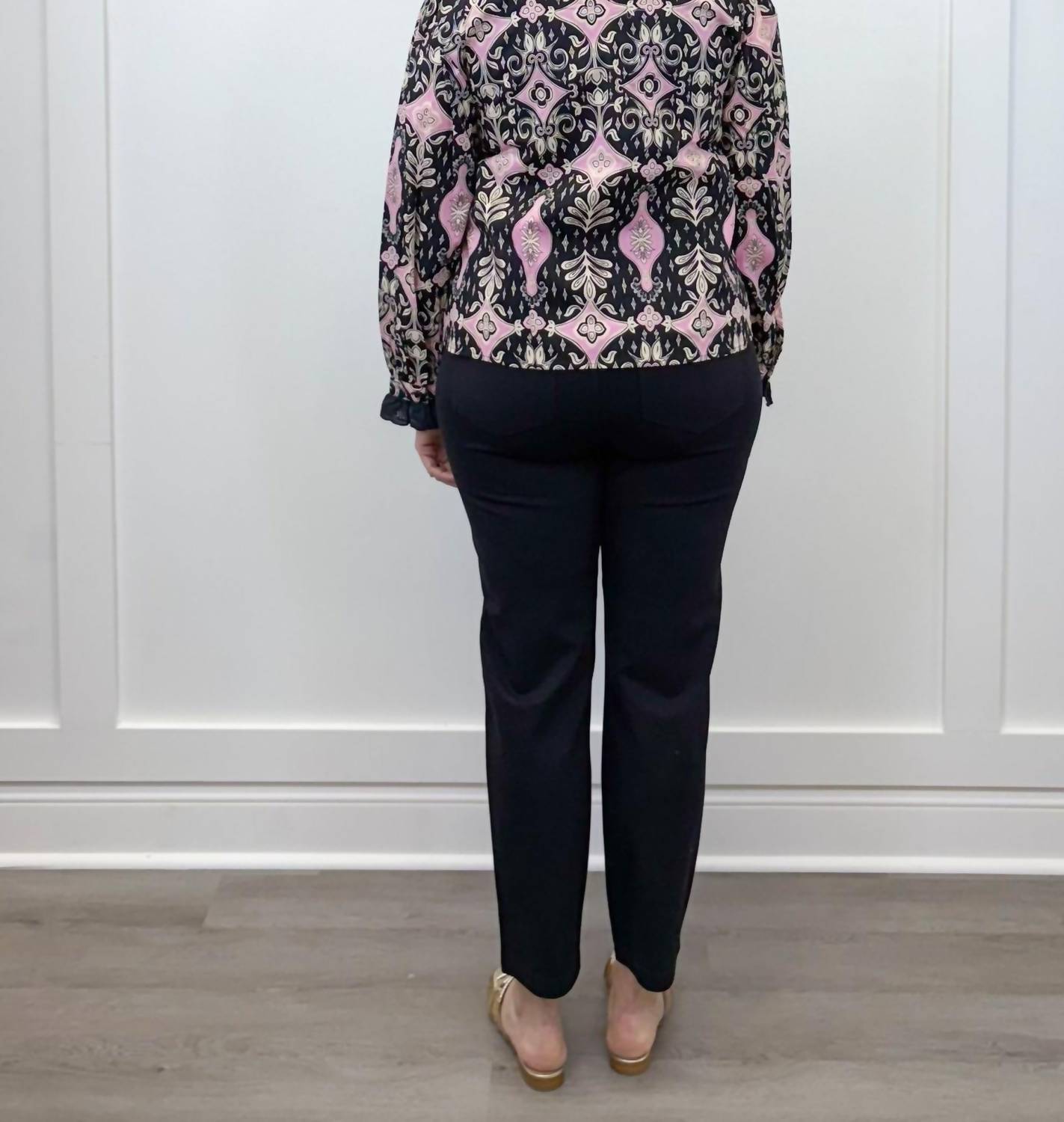 &Merci - Evelyn Scroll Ruffle Blouse