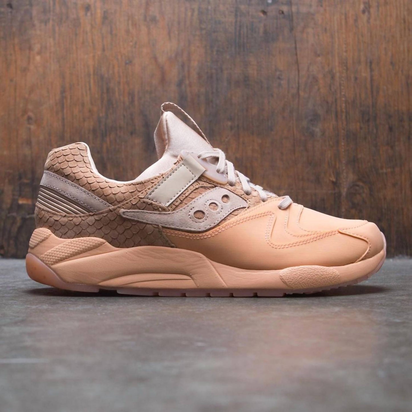 Saucony - पुरुषों के ग्रिड 9000 एचटी स्नीकर