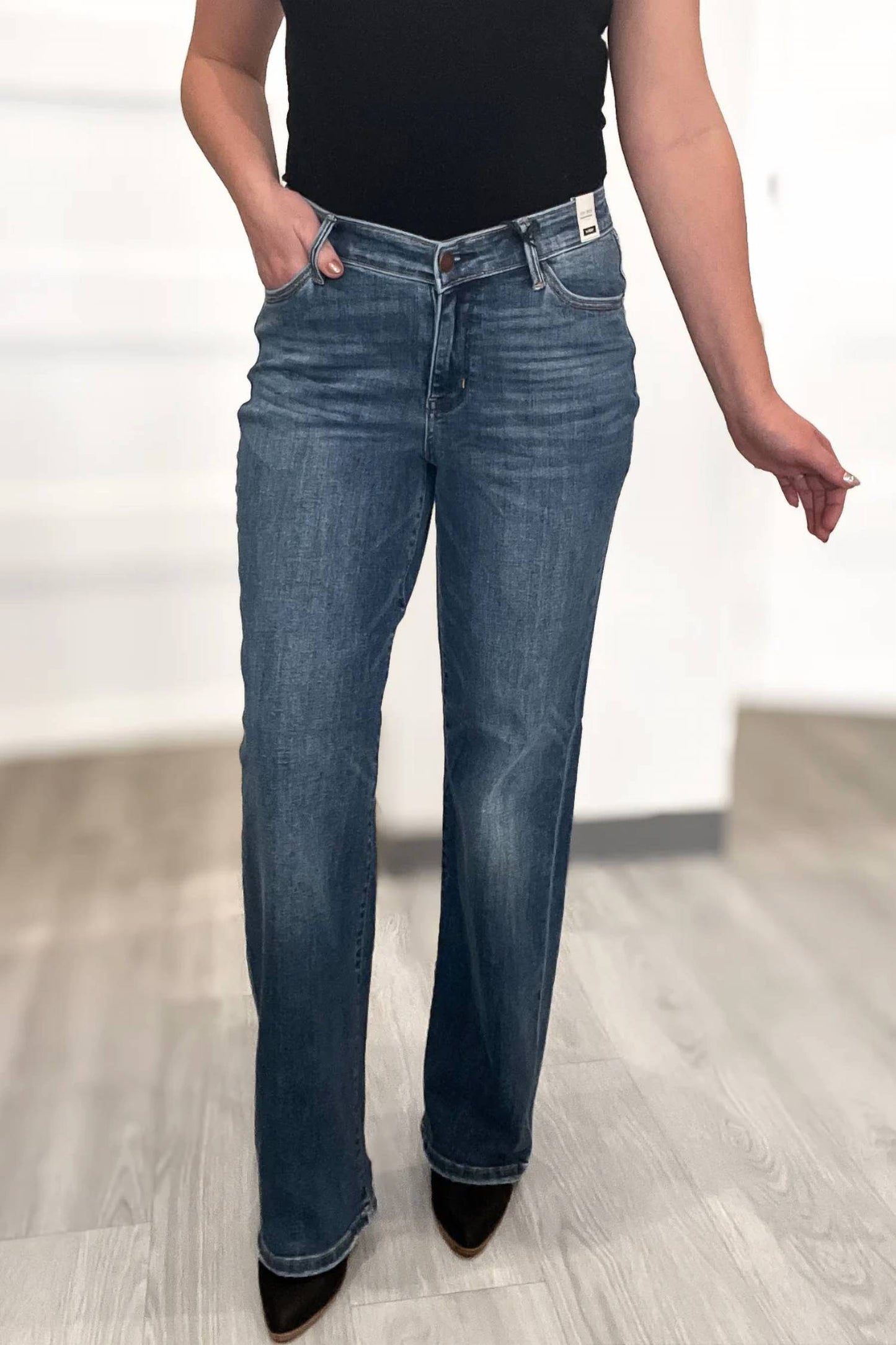 Judy Blue - Margaret High Waist V-front Straight Leg Jeans