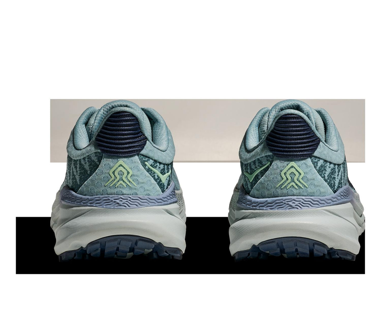 Hoka - Women's Challenger V7 Medium