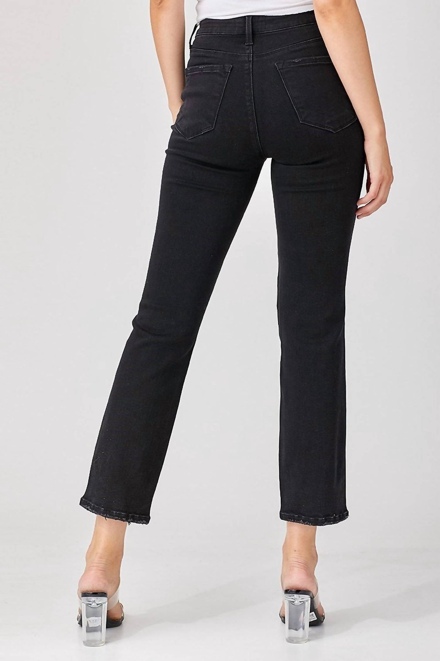 Risen - Relaxed Distressed Jeans