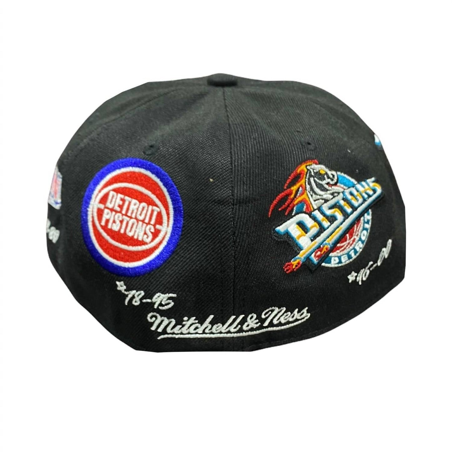 Mitchell & Ness - पुरुषों के NBA टाइमलाइन फिटेड HWC डेट्रॉइट पिस्टन हैट
