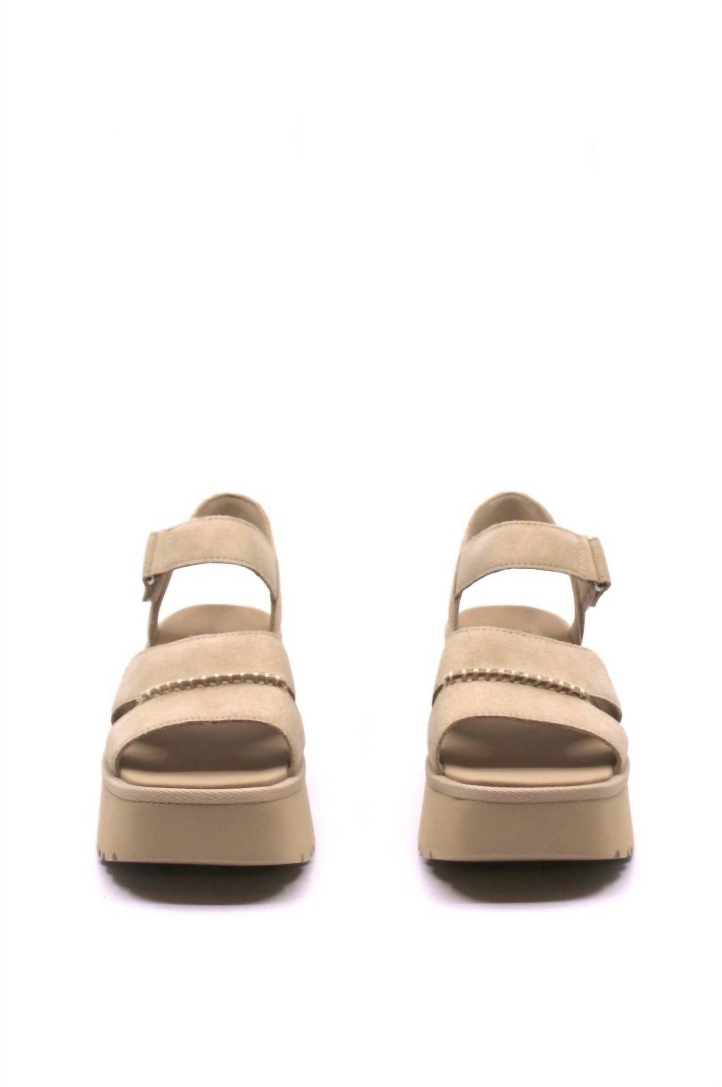 Ugg - महिलाओं के लिए न्यू हाइट्स एंकल स्ट्रैप सैंडल
