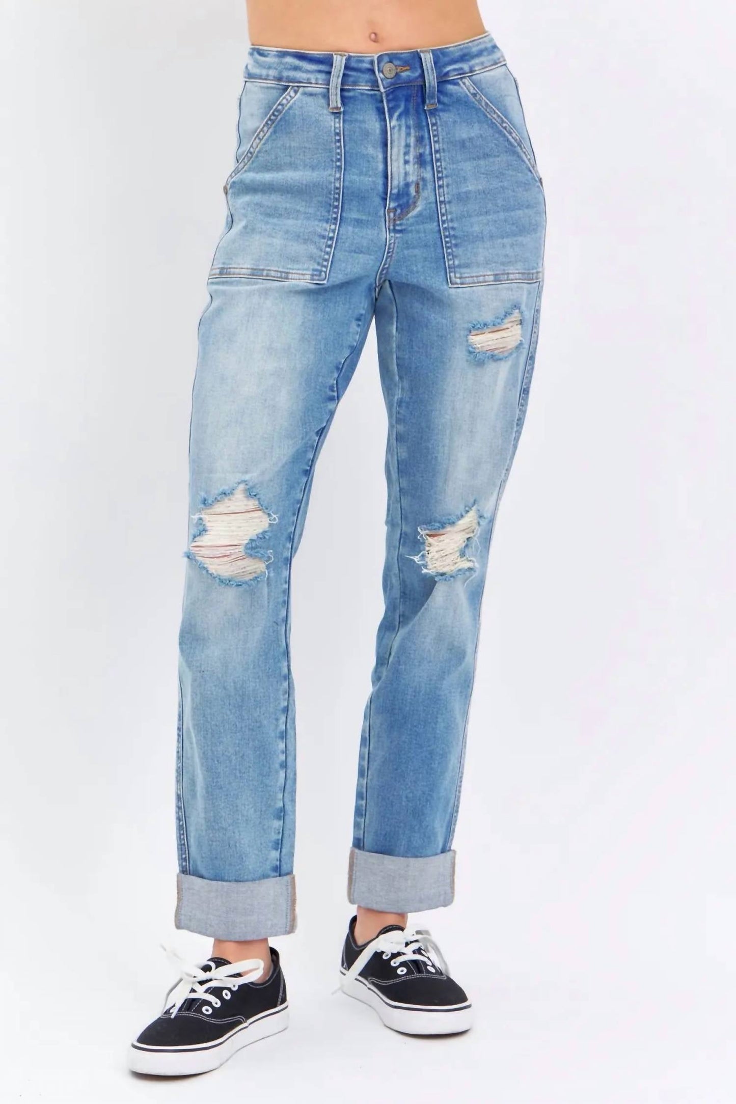 जूडी ब्लू - हाई वेस्ट पैच पॉकेट और डिस्ट्रॉय बॉयफ्रेंड जीन