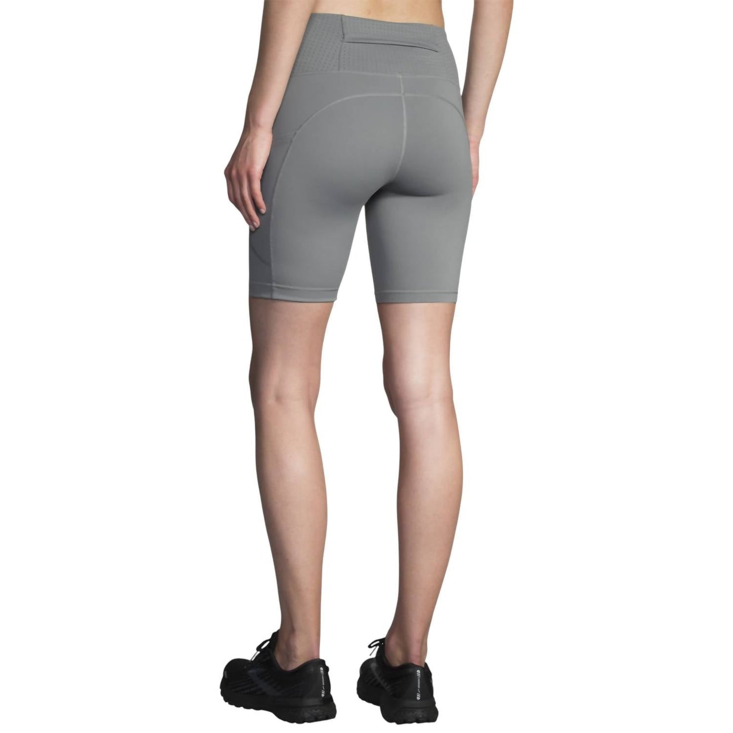 Brooks - महिलाओं के लिए मेथड 8" शॉर्ट