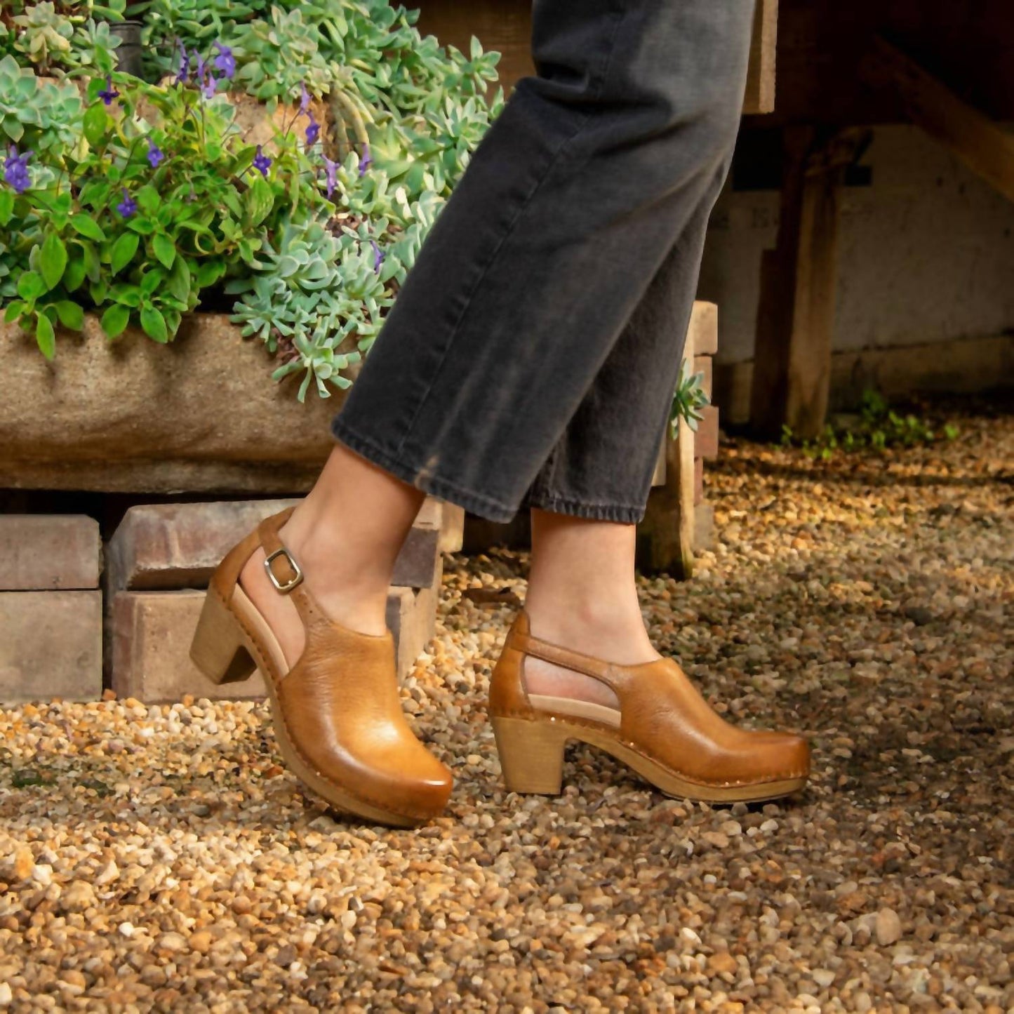 Dansko - Women's Sassy Heels