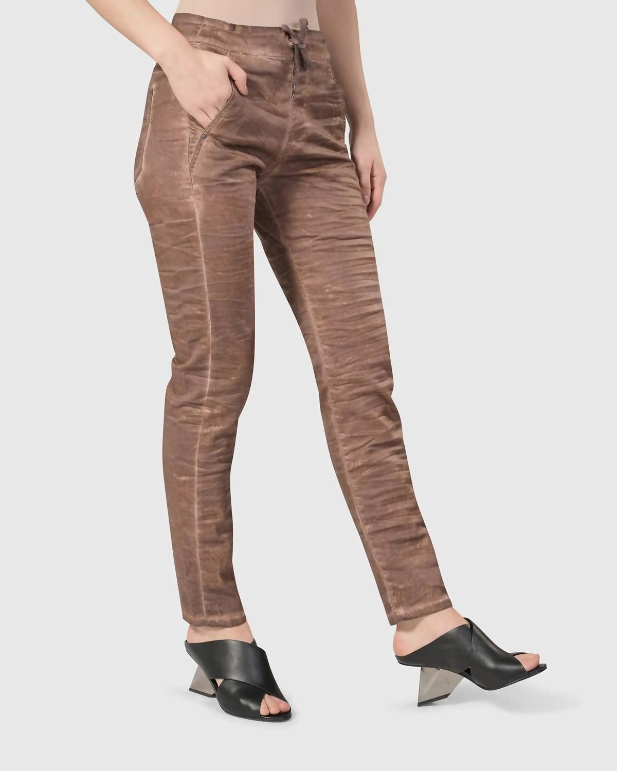 Alembika - Women's Distressed Iconic Stretch Jeans