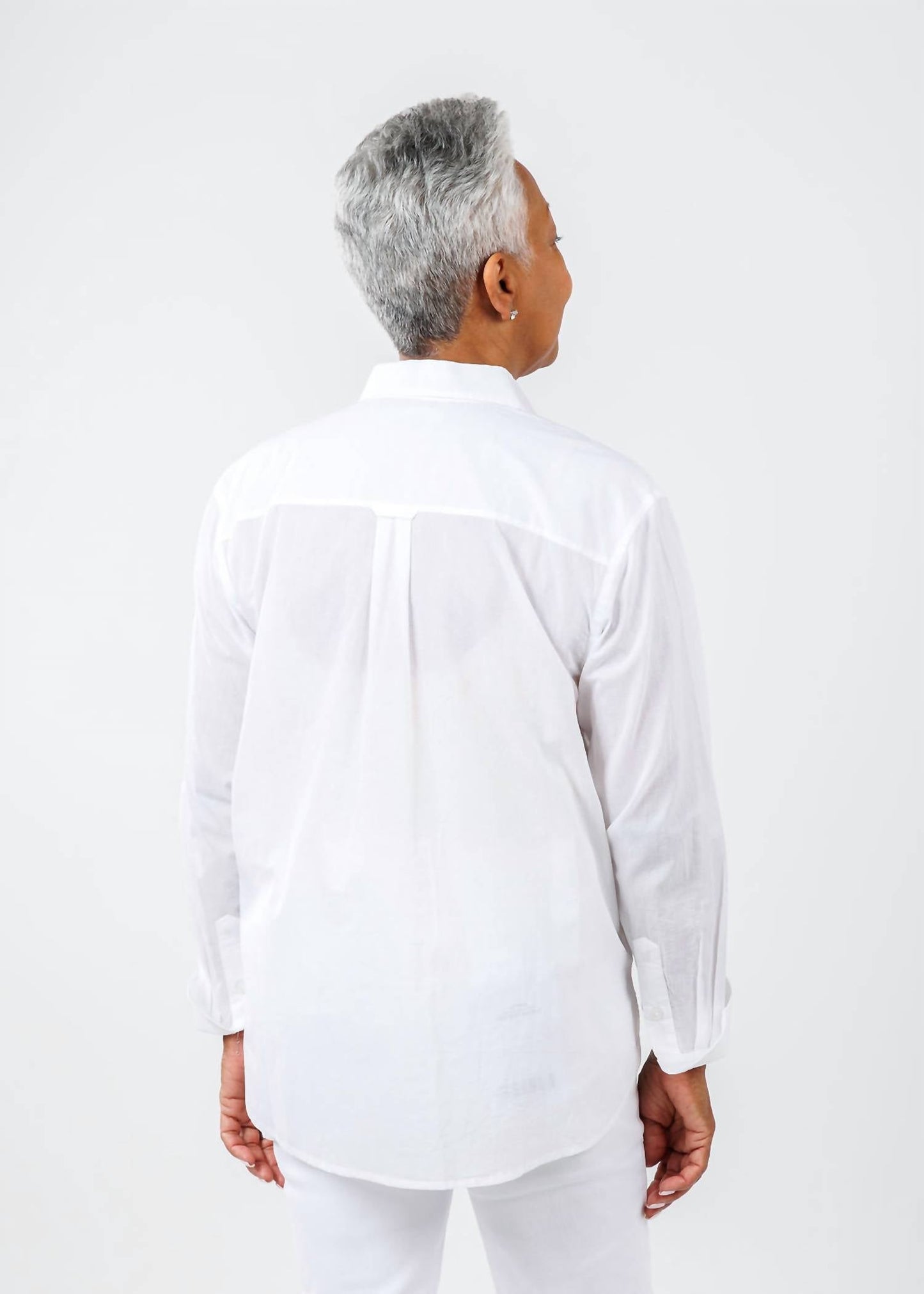 इलियट लॉरेन - जुआना एम्ब्रॉयडर्ड बटन डाउन शर्ट