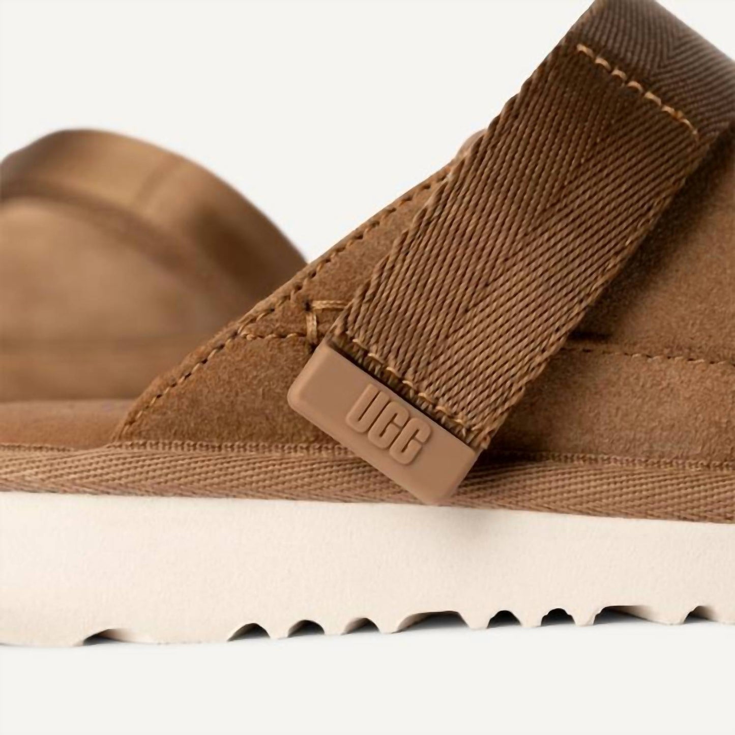 Ugg - महिलाएँ गोल्डनस्टार क्लोग