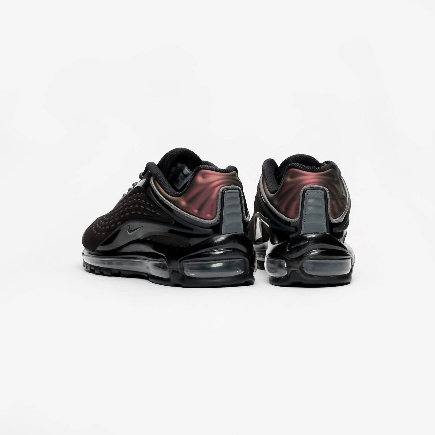 Nike - MEN'S AIR MAX DELUXE SHOES