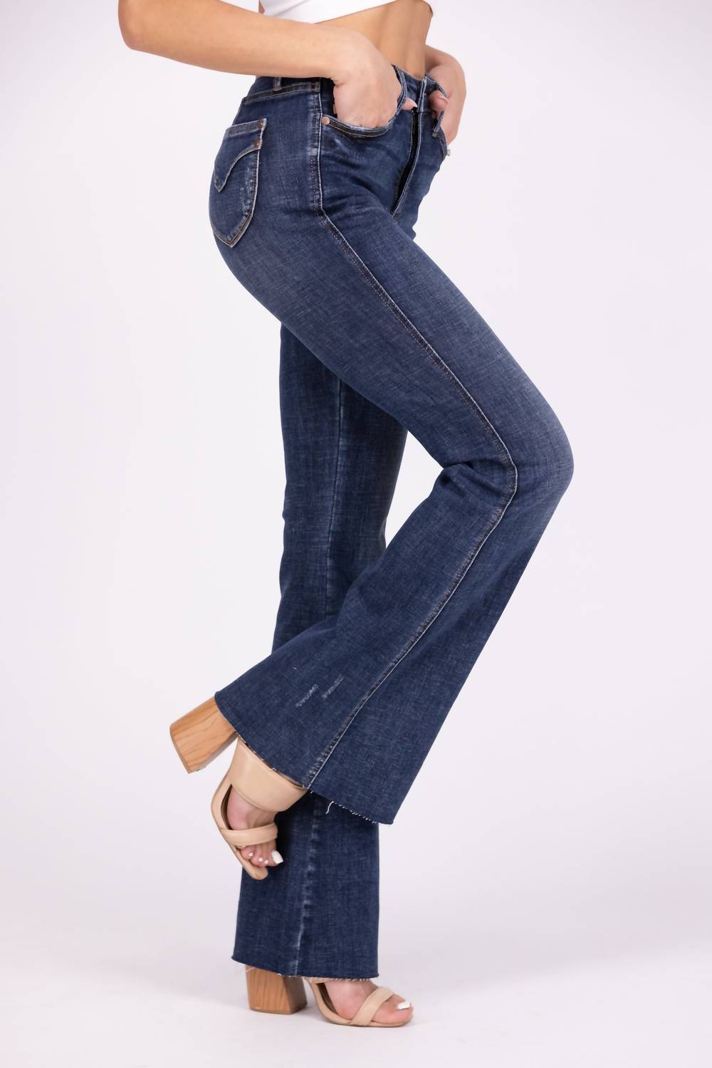 जूडी ब्लू - होल्ड देयर गेज़ हाई-राइज़ टमी कंट्रोल फ्लेयर डेनिम जीन्स