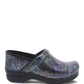 Dansko - महिलाओं के पेशेवर पेटेंट शूज़