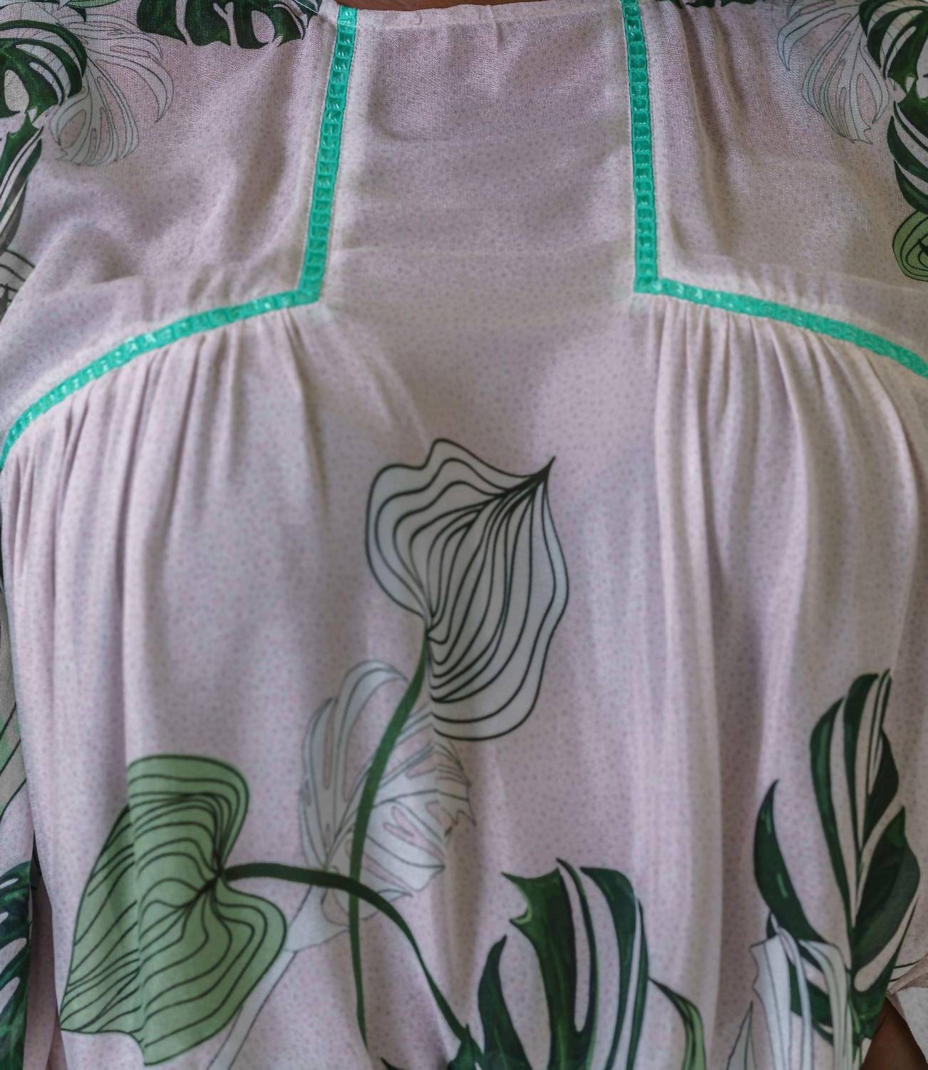 -Bl^Nk- - TIARA TOP