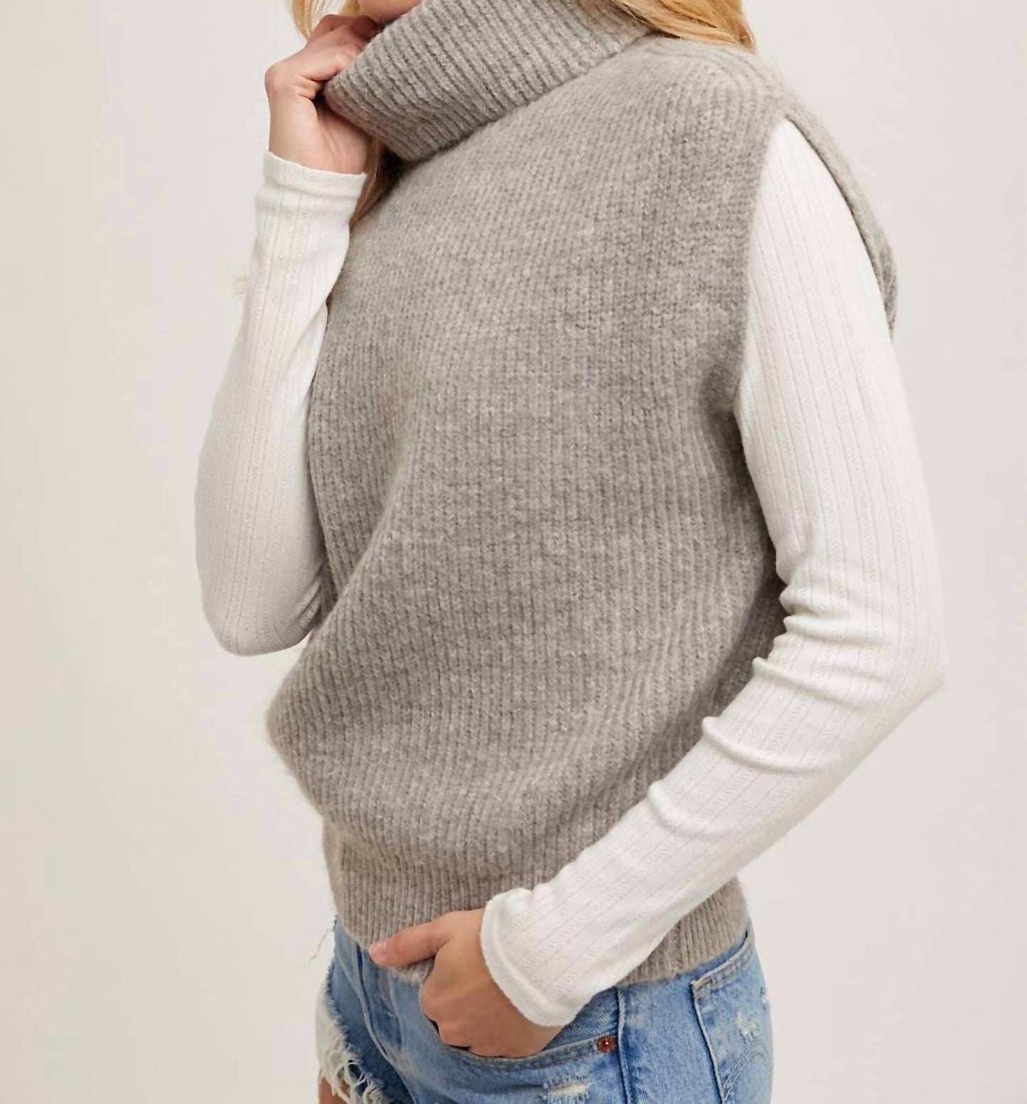 Bluivy - Cassie Turtleneck Sweater Knit Vest