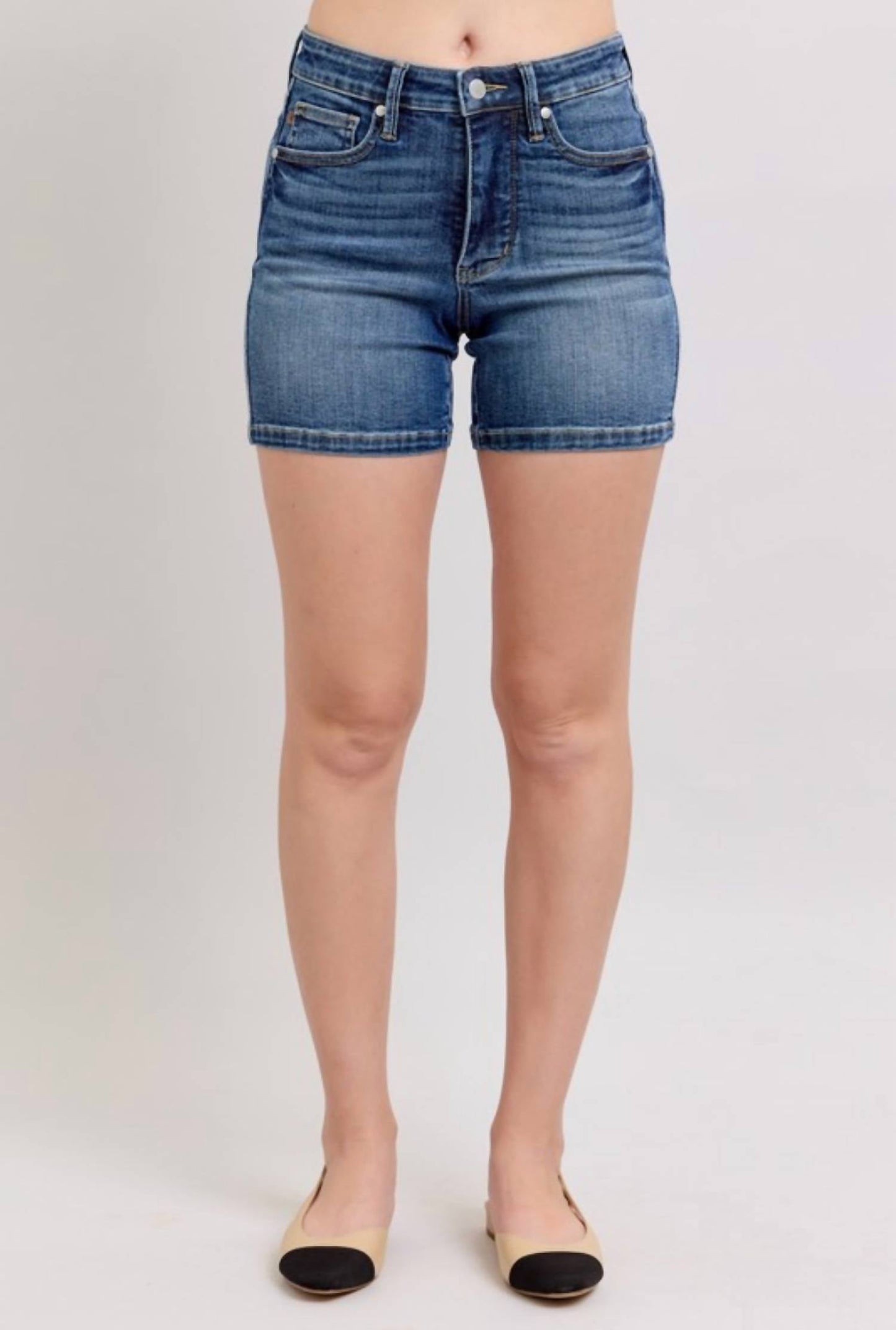 Judy Blue - Tummy Control Mid Rise Shorts