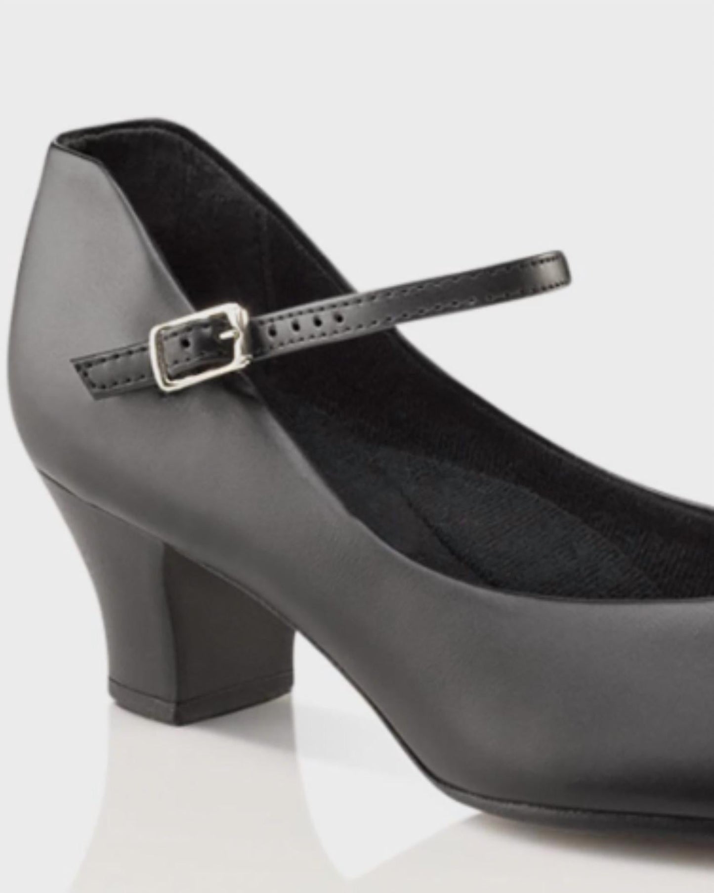 Capezio - Women’s Jr Footlight Character Shoe