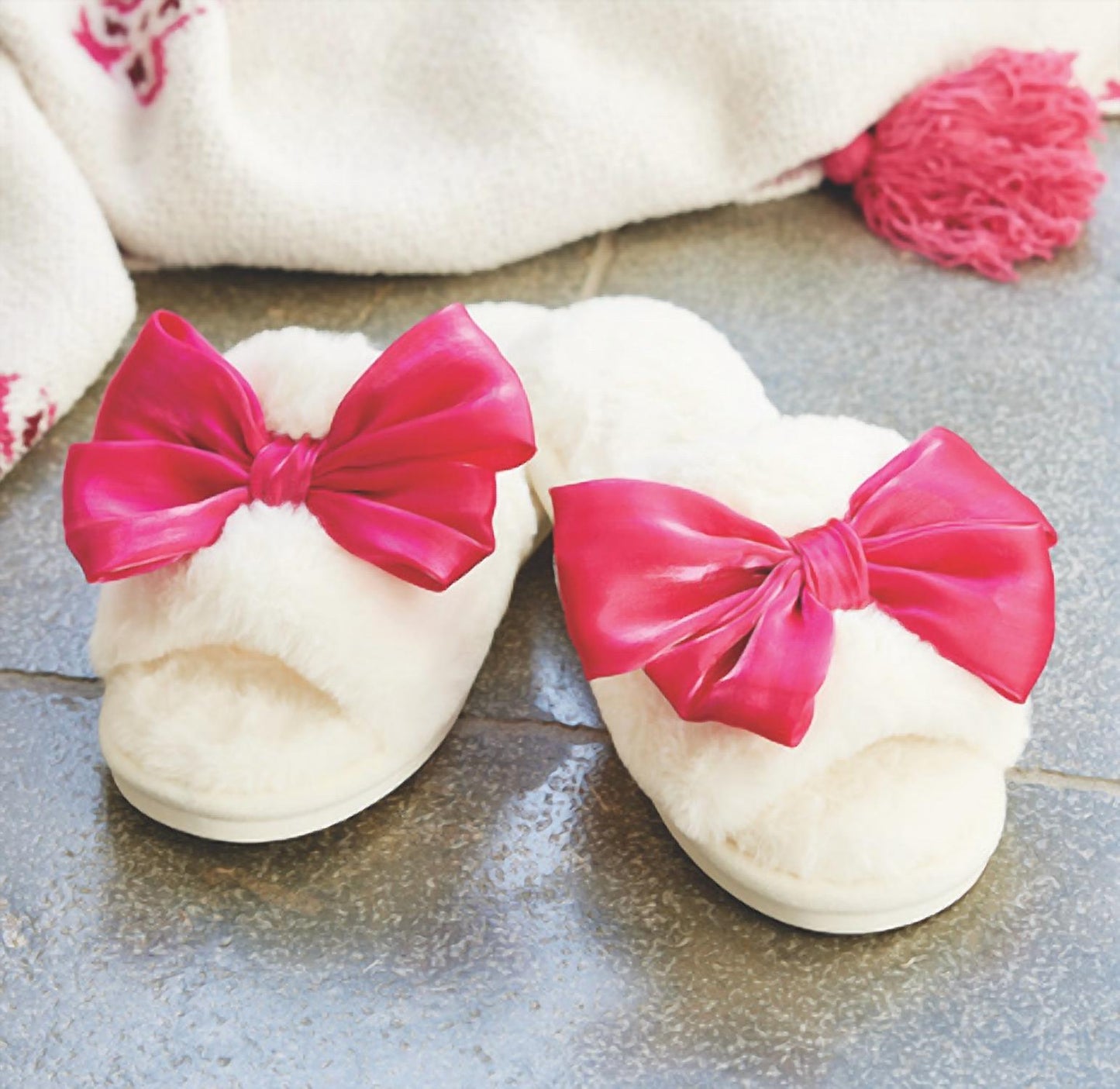 Bella Sleep + Spa - R0845 - Hot Pink Bow Plush Slippers