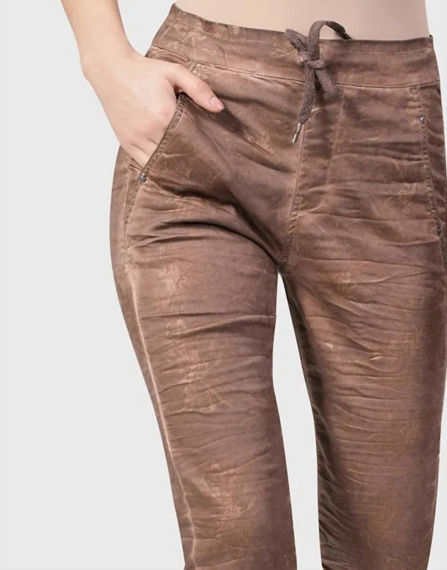 Alembika - Women's Distressed Iconic Stretch Jeans