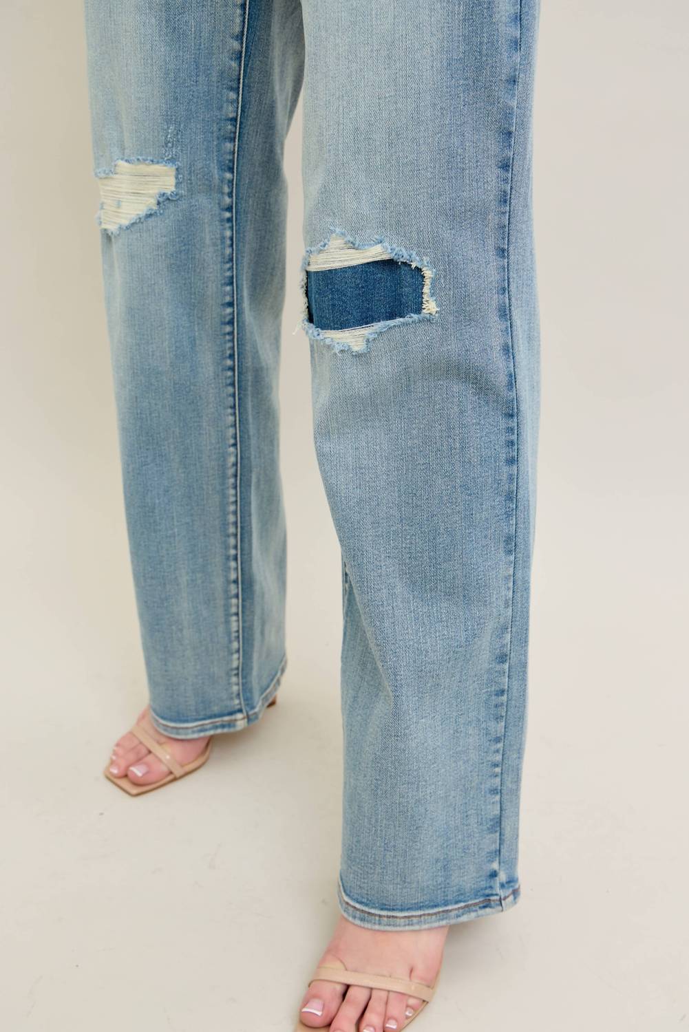 judy-blue-destroy-and-knee-patch-straight-jean