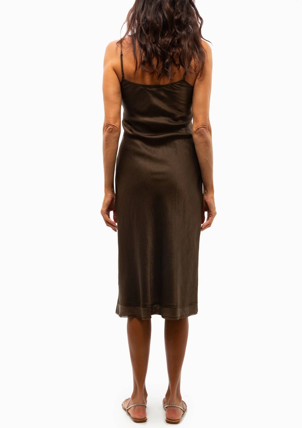 Brazeau Tricot - पोरसिनी क्लासिक पेटल स्लिप ड्रेस विथ शिफॉन