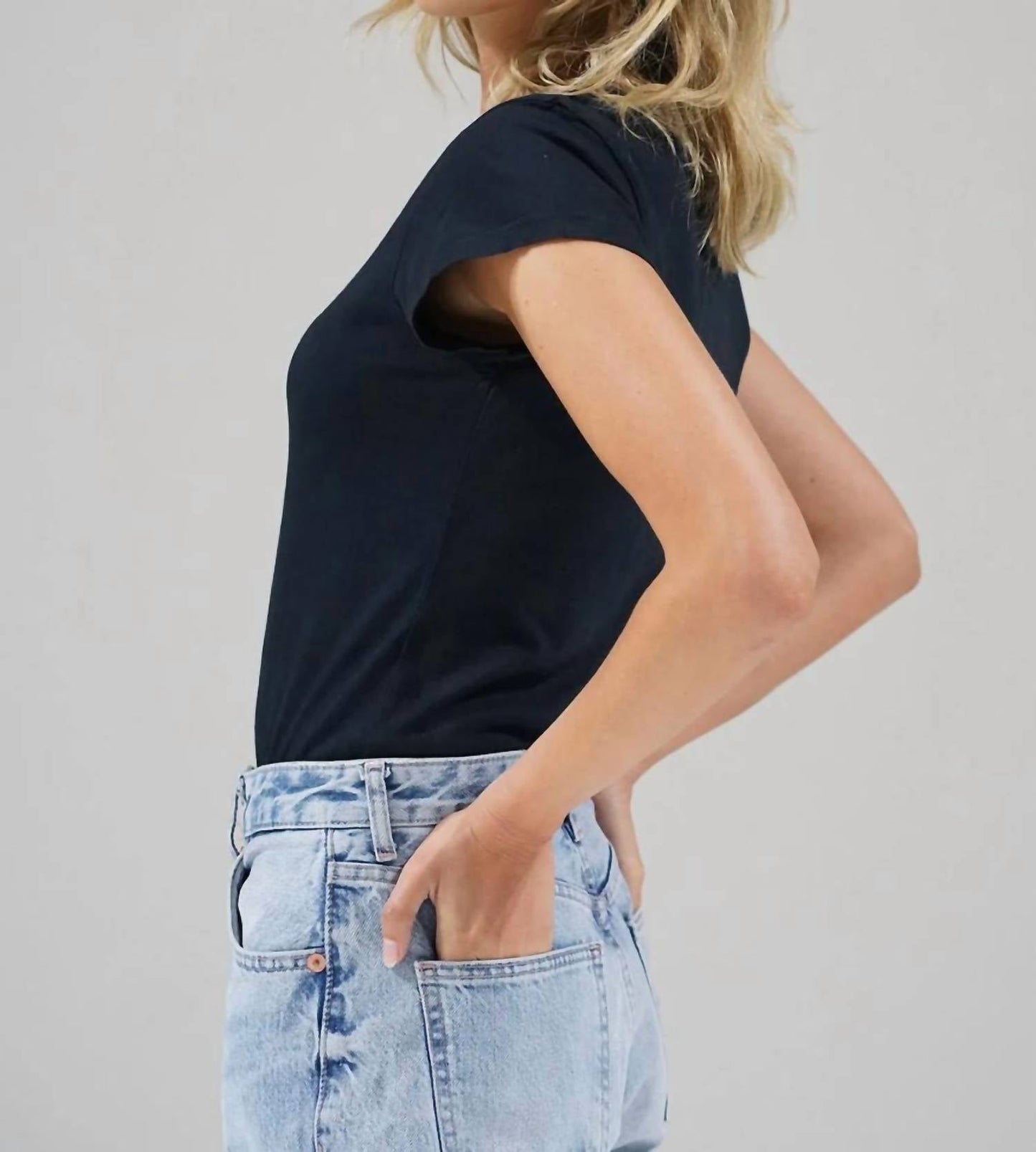Lna - Fitted Rib Crewneck Tee