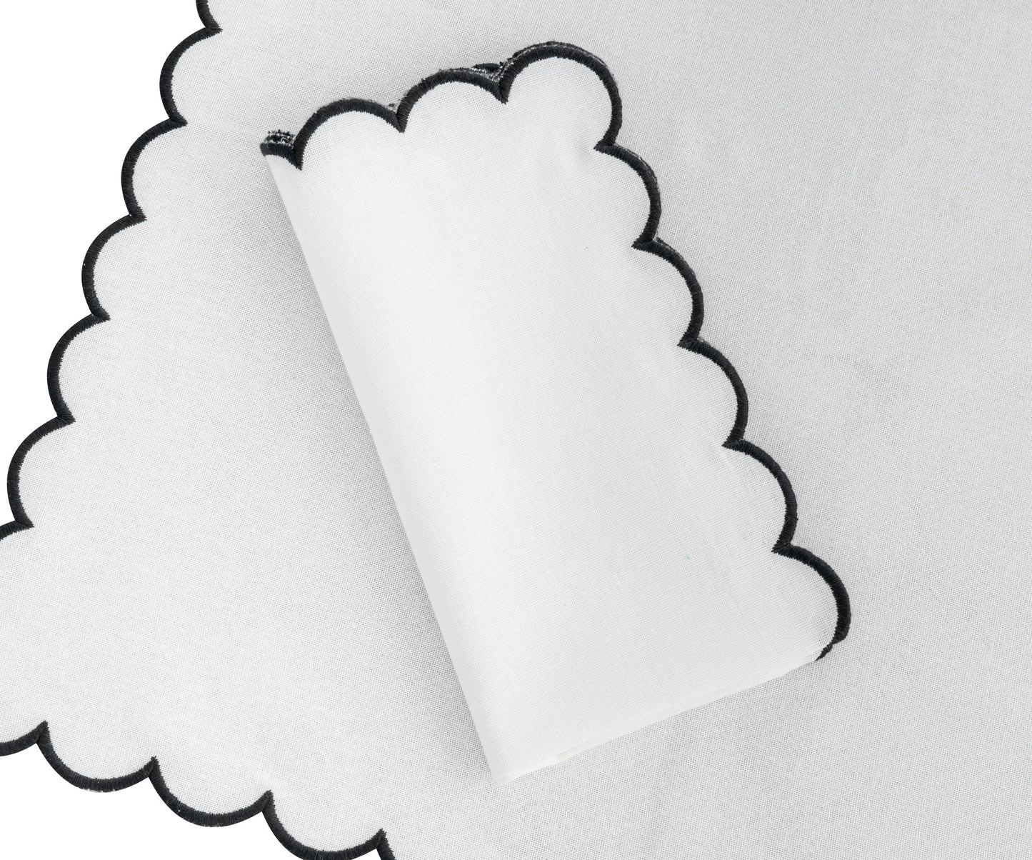 Napkins Black and White - Closewave Scalloped Edge