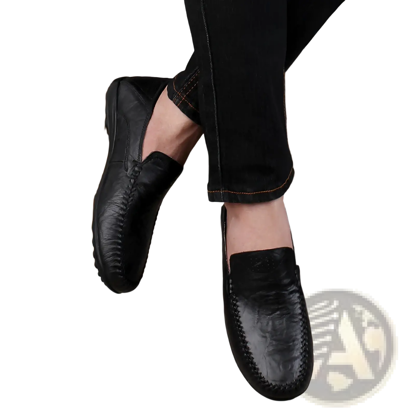 Cowhide Leather Breathable Perforated Gommino Shoes