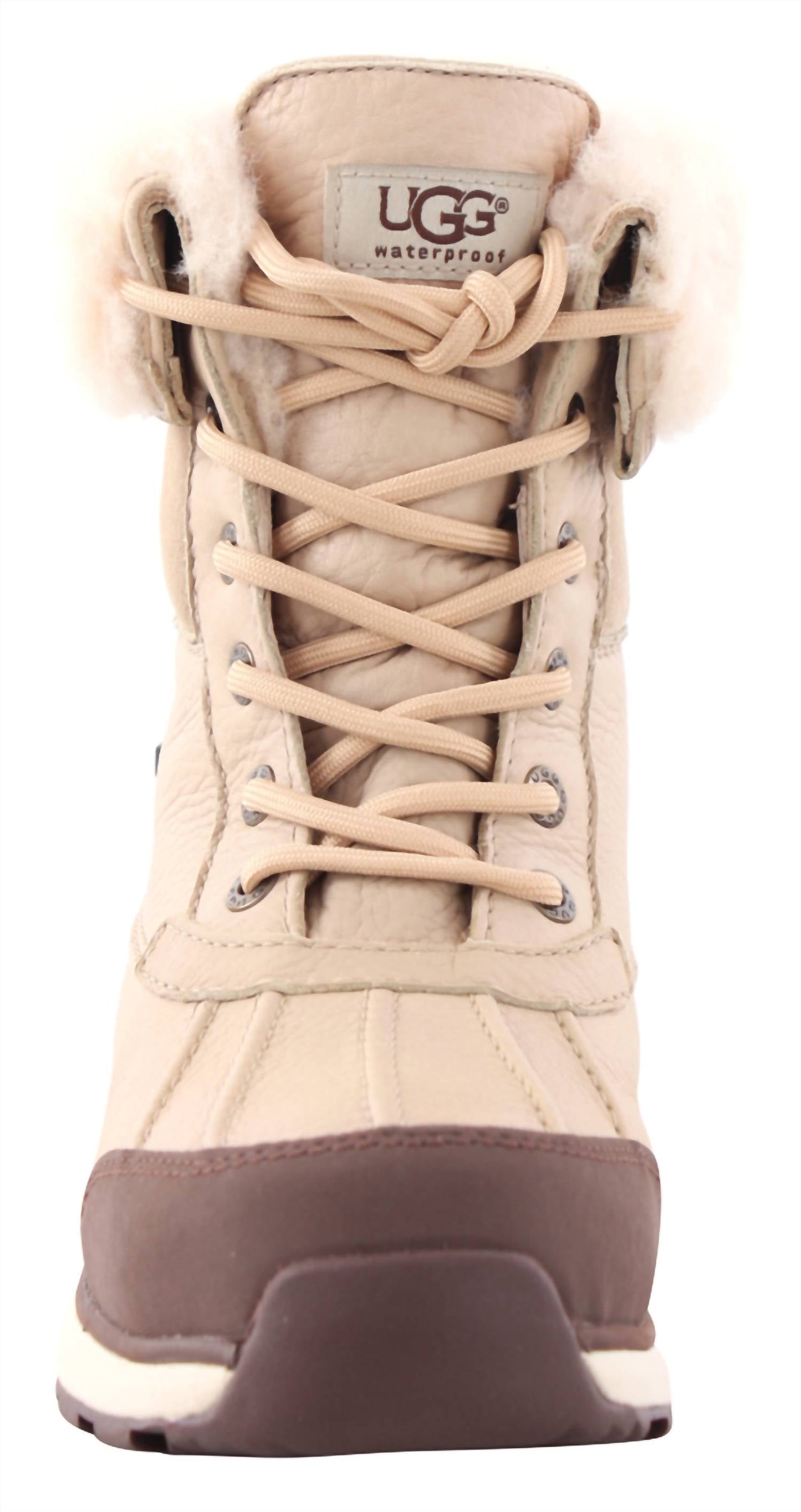 Ugg - महिलाओं के लिए एडिरॉन्डैक III वॉटरप्रूफ बूट