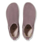 Birkenstock - महिलाओं के लिए बेंड चेल्सी साबर लेदर बूट्स