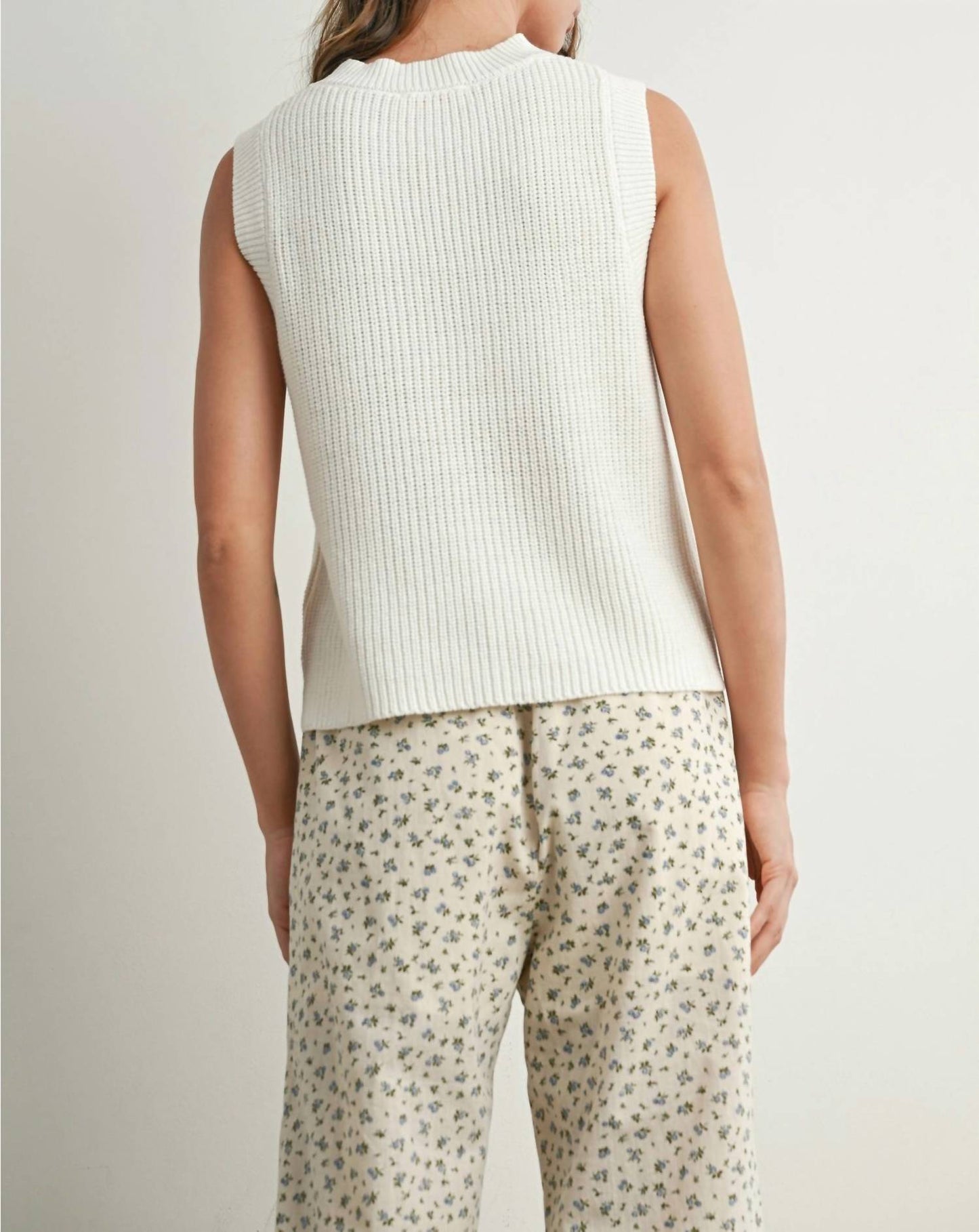 Buttermelon - Sleeveless Sweater Top