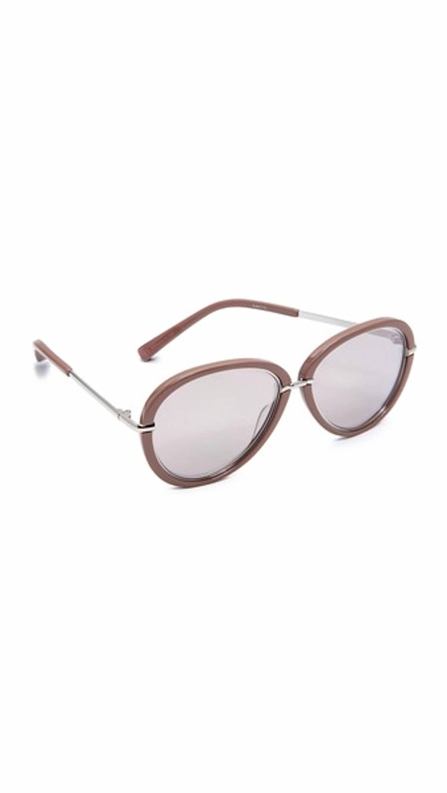 एलिज़ाबेथ एंड जेम्स - रीड सनग्लासेज़